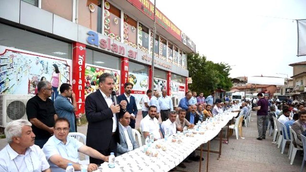 İftar Sofrası Akçadağ\'da Kuruldu