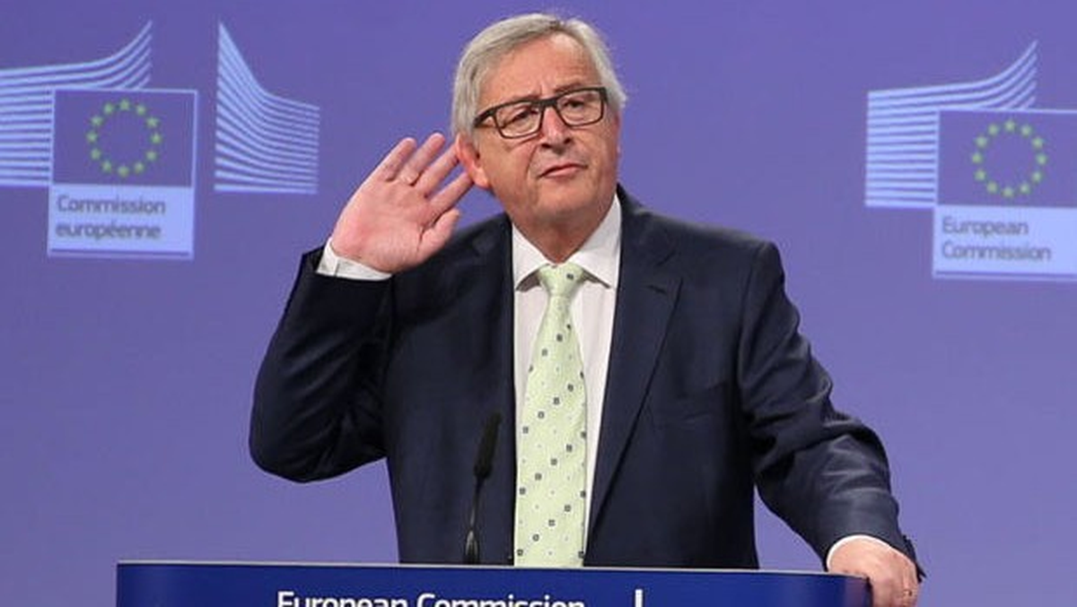 Juncker O Soruya Sinirlenip Toplantıyı Terk Etti