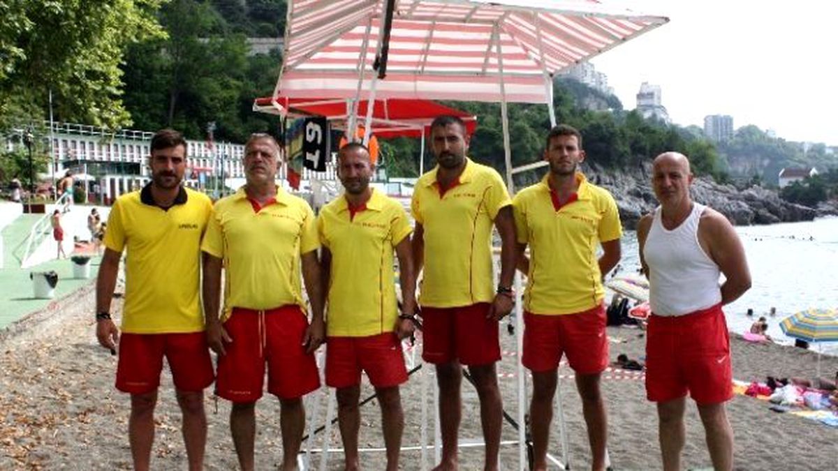 Kapuz Plajında Cankurtaranlar Göreve Hazır