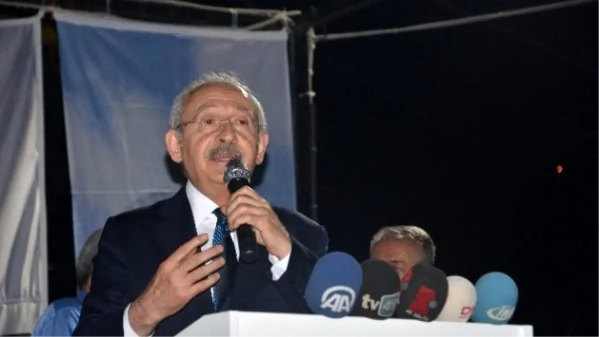 Kılıçdaroğlu, Kocaeli\'de İftar Yemeğine Katıldı