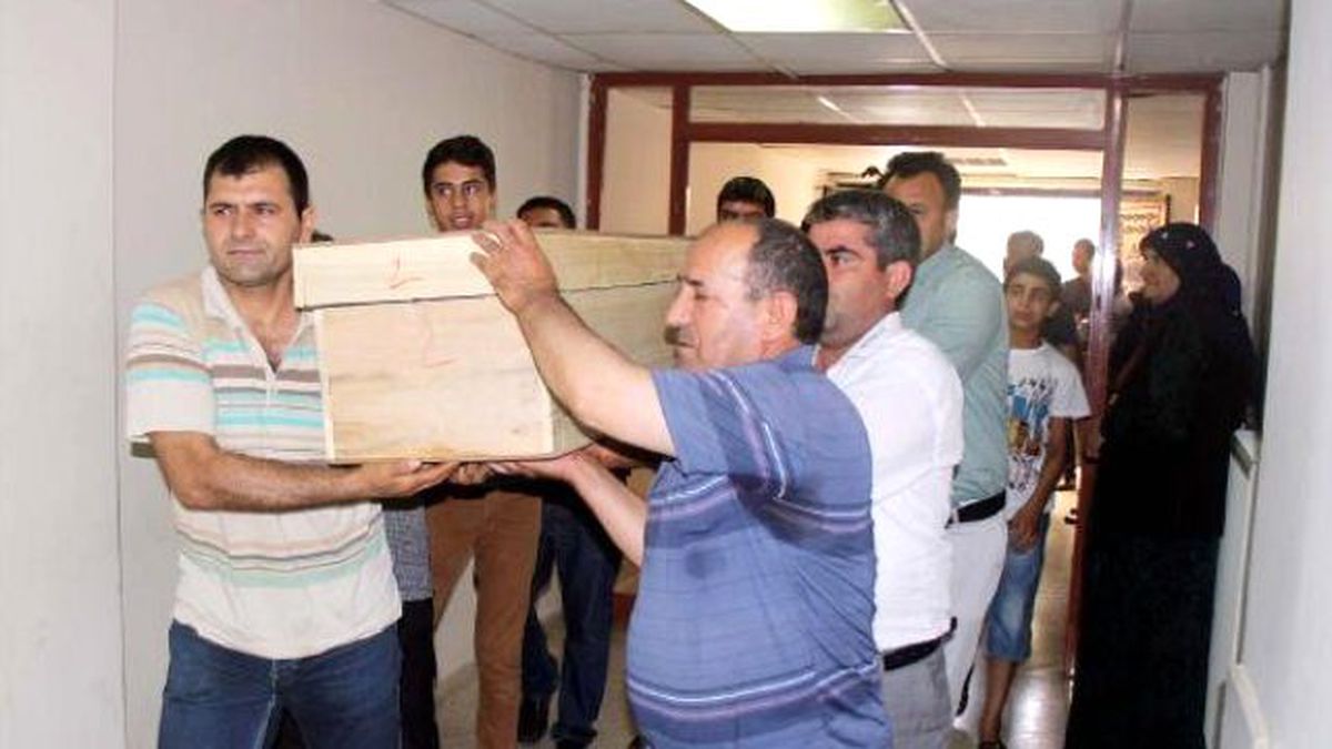 Mardin\'deki Patlamada Ölen Tır Sürücüsünün Cenazesi Şanlıurfa\'ya Getirildi