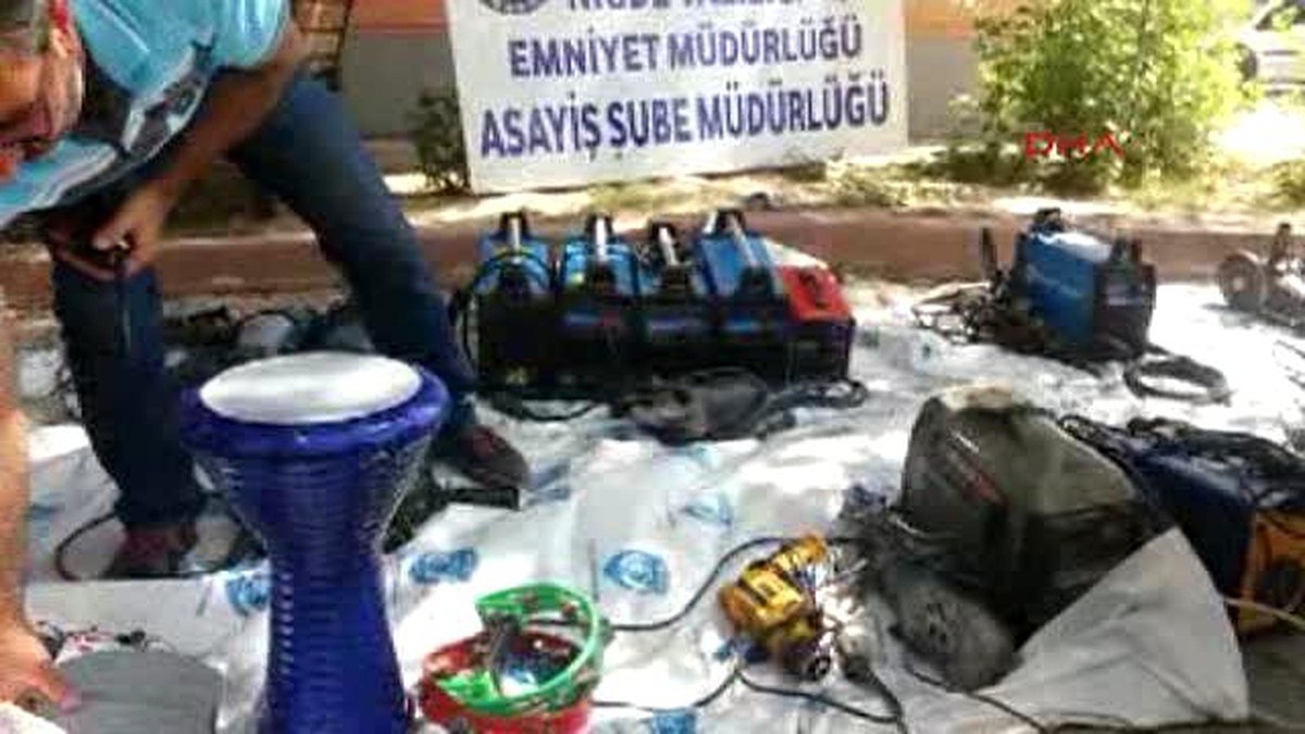 Niğde - Kaza Yapınca Yakalanan Hırsızların Çaldıkları Sahiplerine Teslim Edildi
