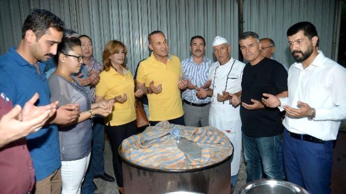 Sözlü, Kubbeli Han\'da Ramazan Keyfini Yaşadı