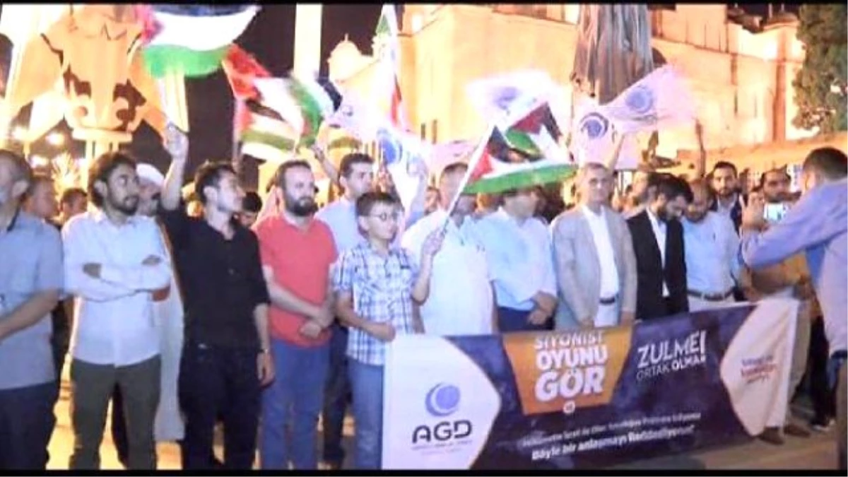 Anadolu Gençlik\' Üyelerinden Teravih Sonrası Hükümete İsrail Protestosu