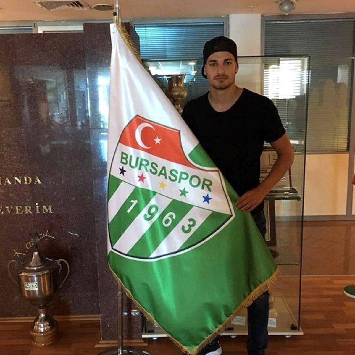 Bursaspor\'un Yeni Transferi Tesisleri Gezdi