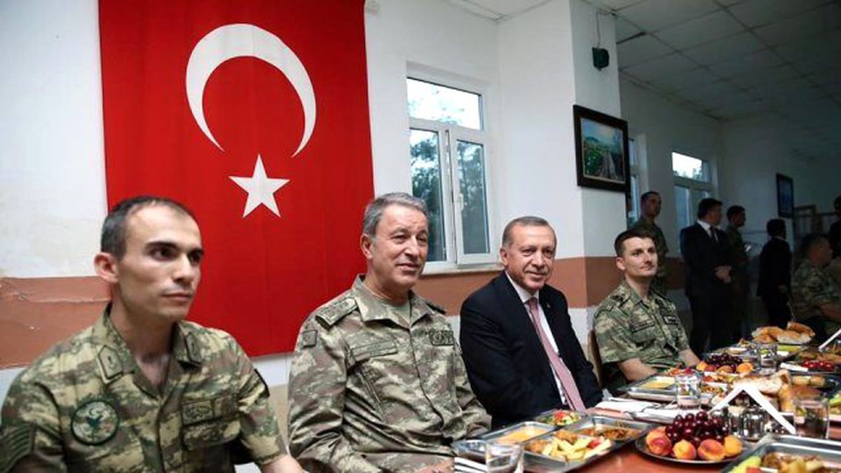 Cumhurbaşkanı Erdoğan Şırnak'ta Askerlerle İftar Yaptı