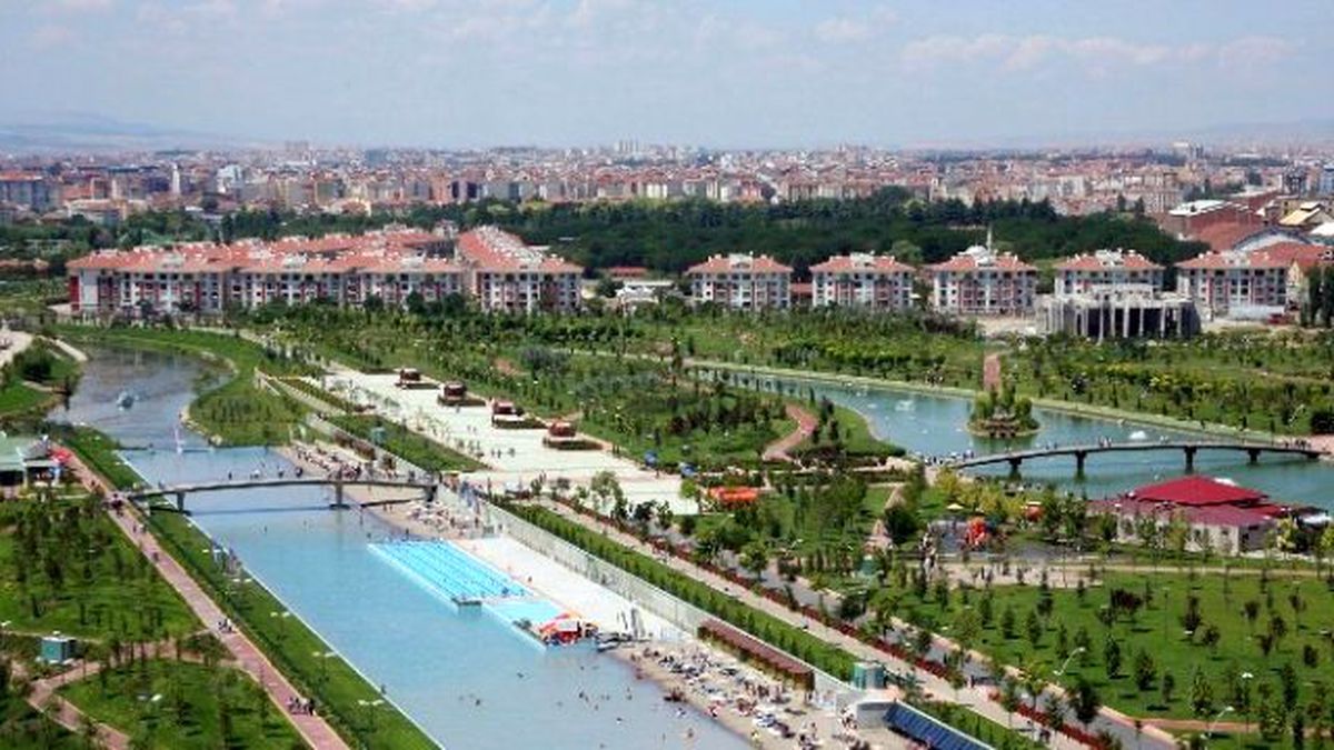 Denizi Olmayan Eskişehir\'de Plaj Sezonu Açıldı