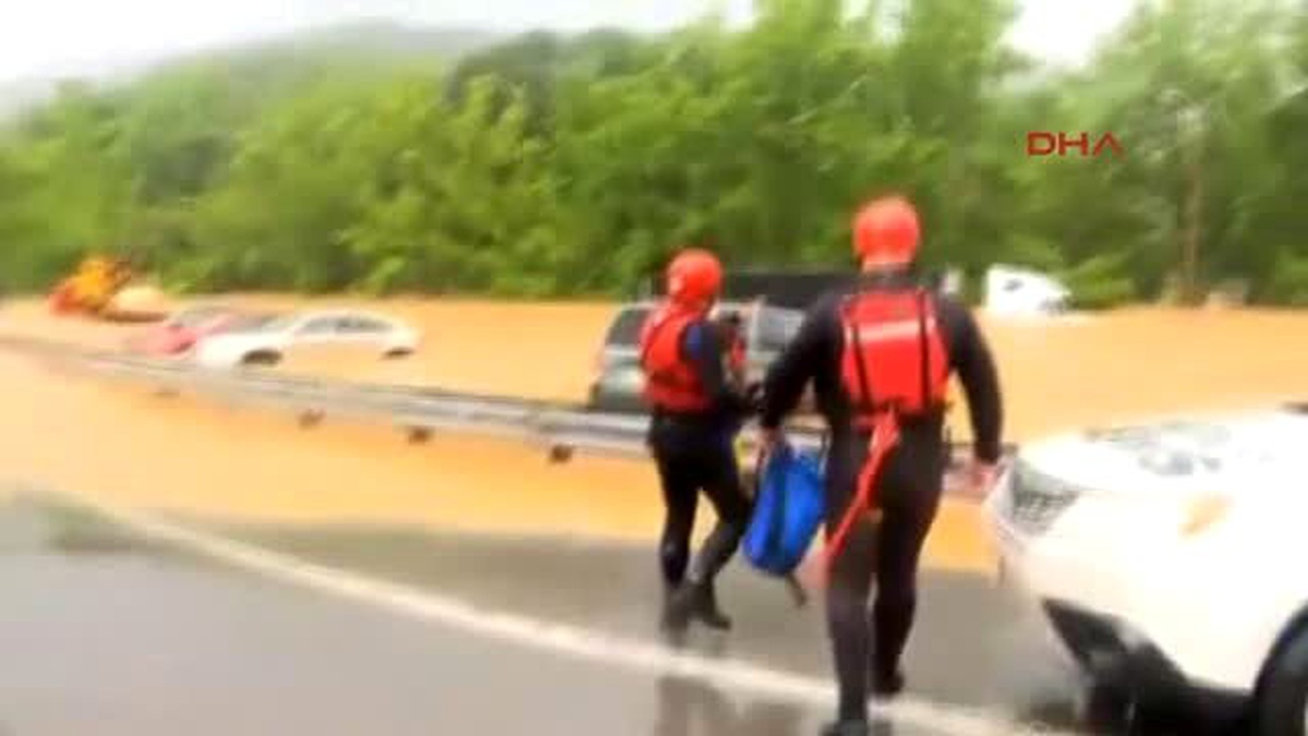 Dha Dış Haber - ABD\'de Sel Felaketi: 14 Ölü