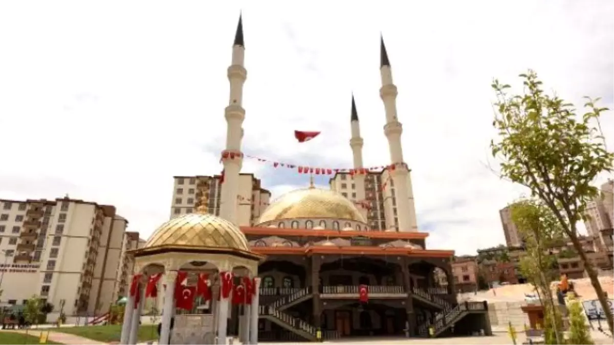 Gaziantepli Baklavacı, Kubbeleri Baklava Motifli Cami Yaptırdı