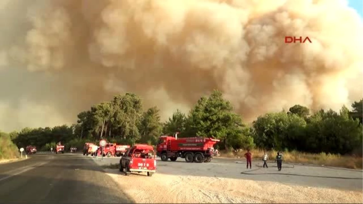 Kumluca\'daki Orman Yangını Büyüyor