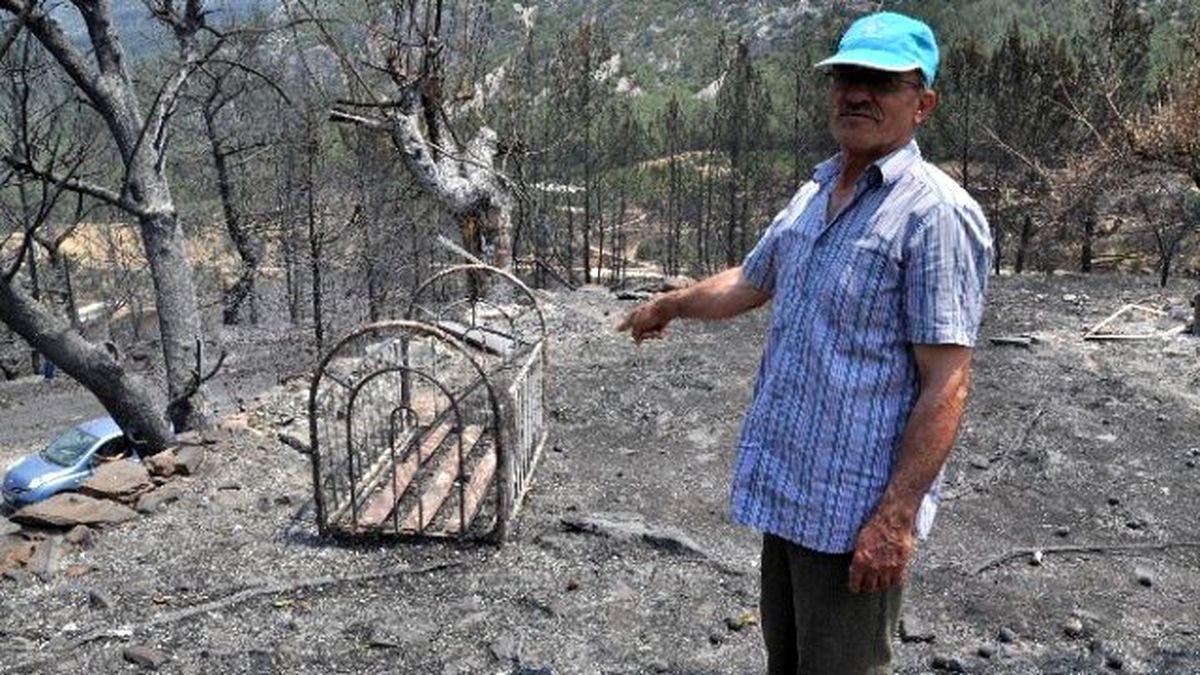 Kumluca\'daki Yangın Kontrol Altına Alınmaya Çalışılıyor