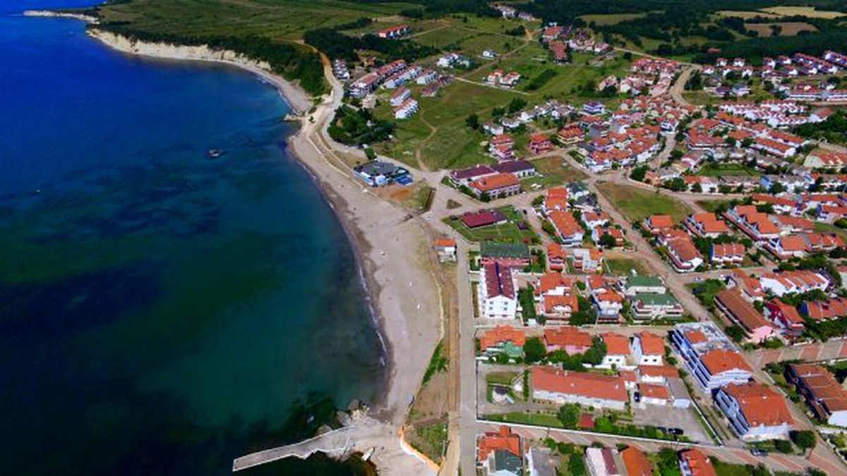 Mavi Bayraklı Cebeci Halk Plajı\'nın 3. etabı tatilcileri bekliyor