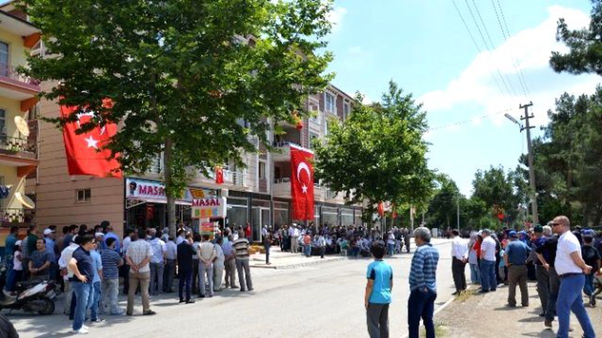 Şehit Astsubay\'ın Baba Evinde Helallik Alındı