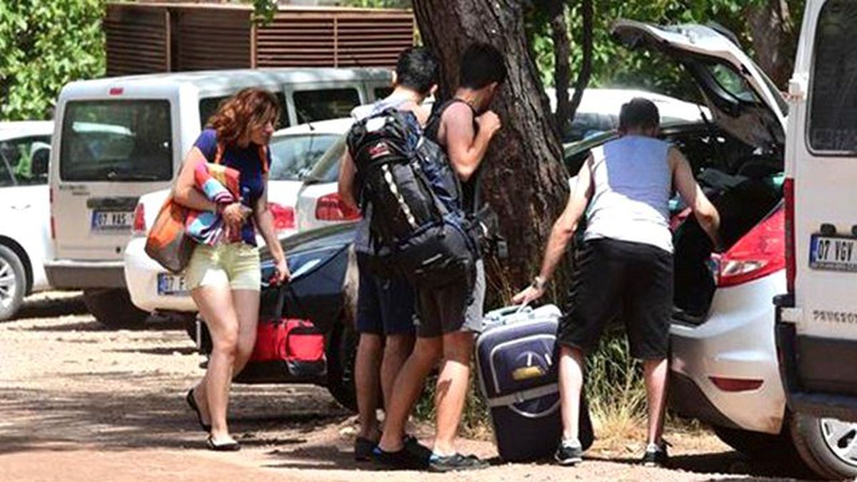 Adrasan'daki Yangın Yerleşim Yerlerine Sıçradı