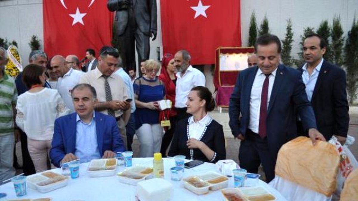 AK Parti Narlıdere Teşkilatı İftarda Buluştu