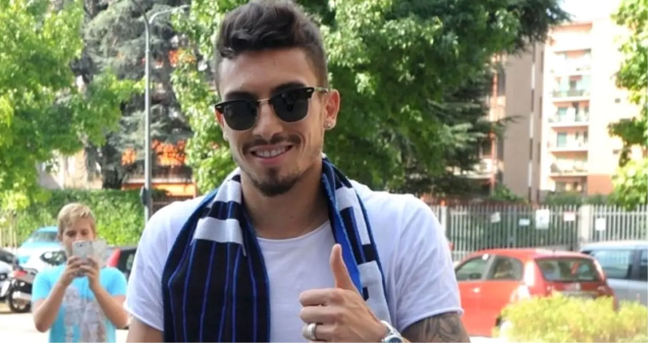 Alex Telles, Galatasaray\'dan Ayrılmak İstediğini Yönetime Bildirdi