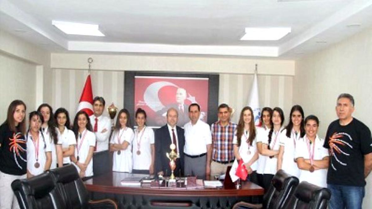 Başarılı Basketbolcularından Aslan ve Demir\'e Ziyaret