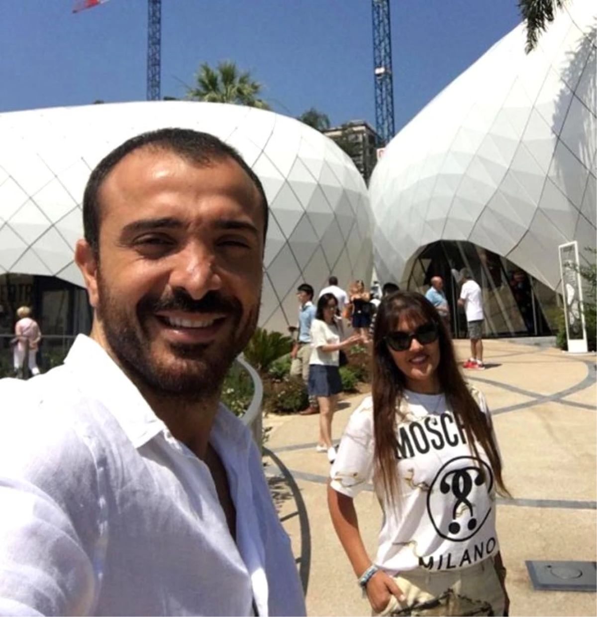 Demet Akalın, Günlüğü 4 Bin TL'ye Araba Kiraladı