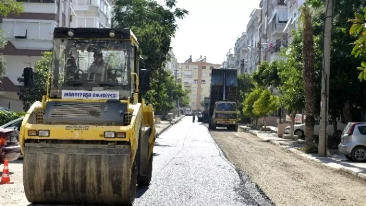 Muratpaşa Varlık Mahallesi\'nde Asfaltları Yeniledi