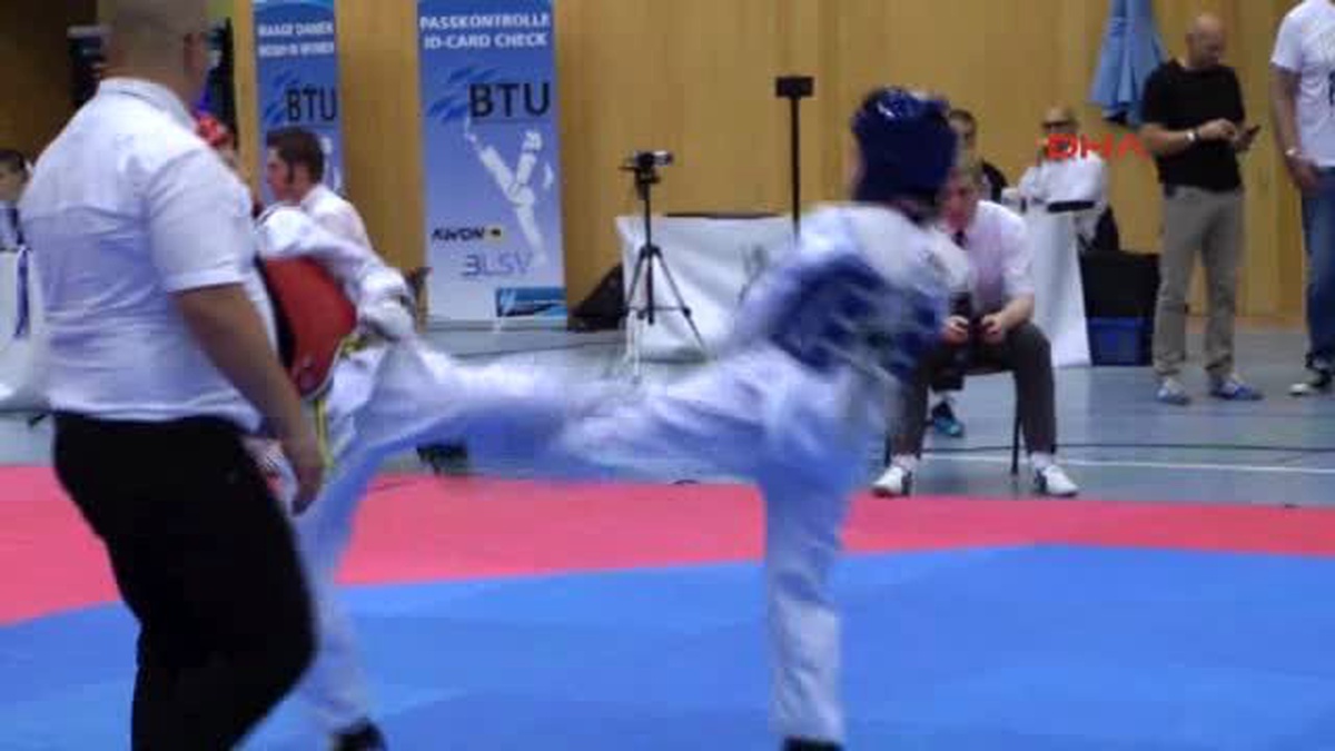 Tekvandoda Türk Sporcular Madalyaları Topladı