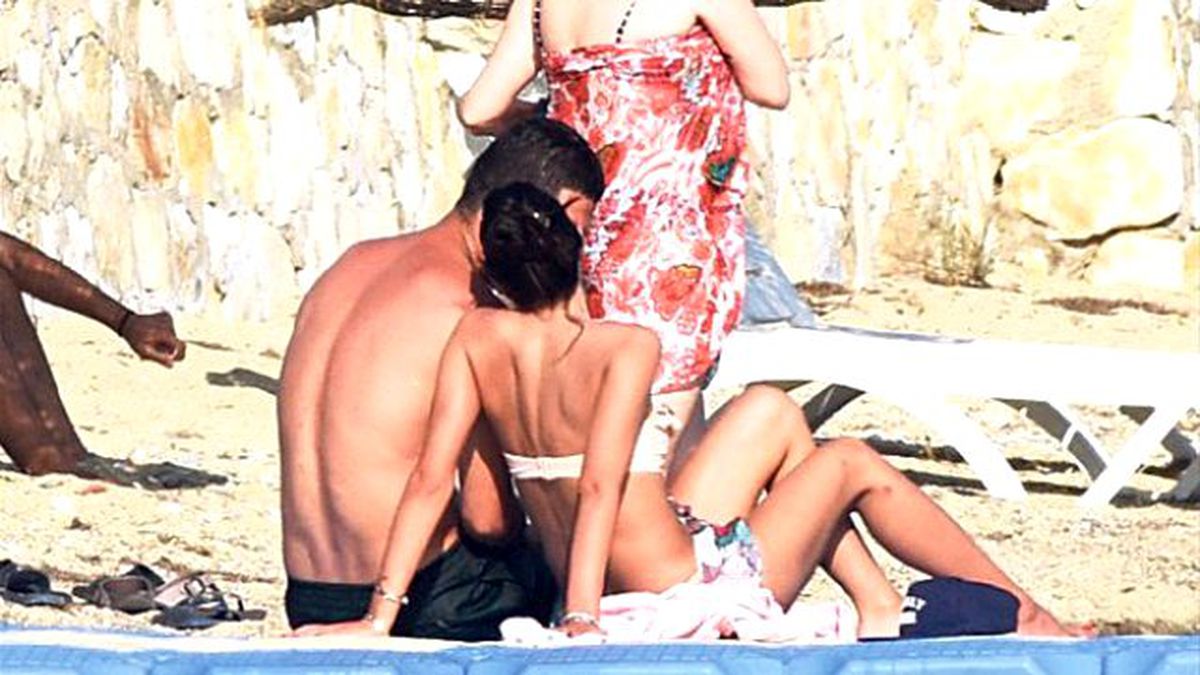 Arda ve Aslıhan Tatilin Tadını Çıkarıyor