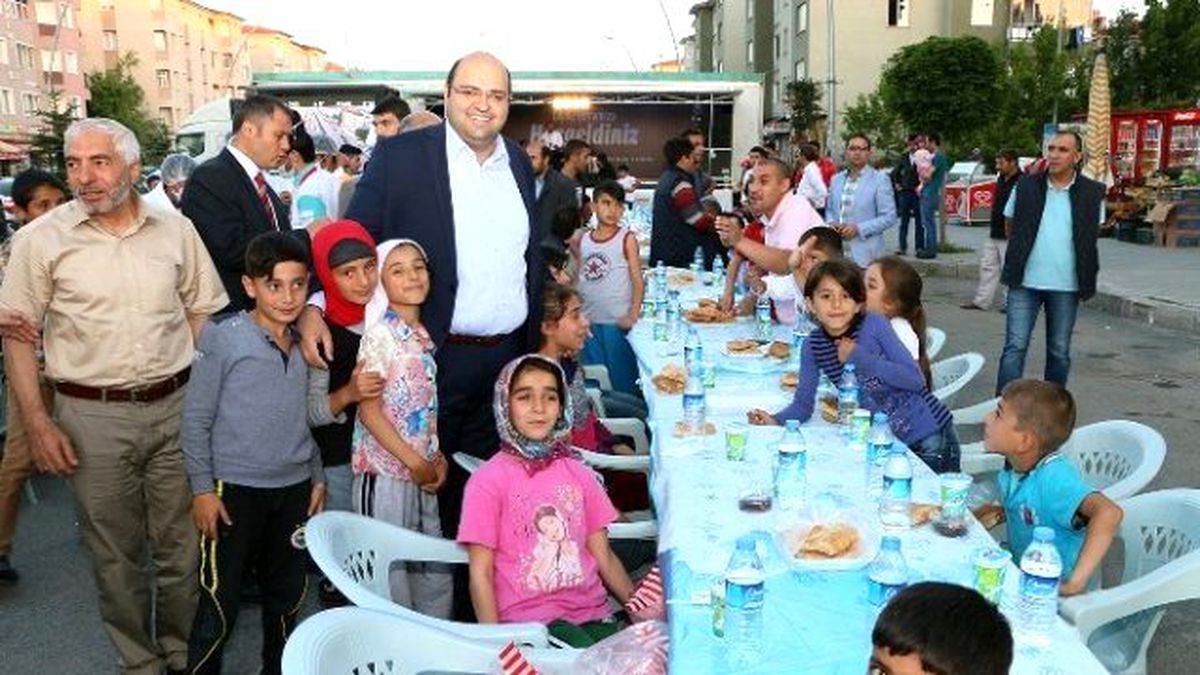 Aziziye Halkı \'Gönül Sofrası\'nda Buluştu