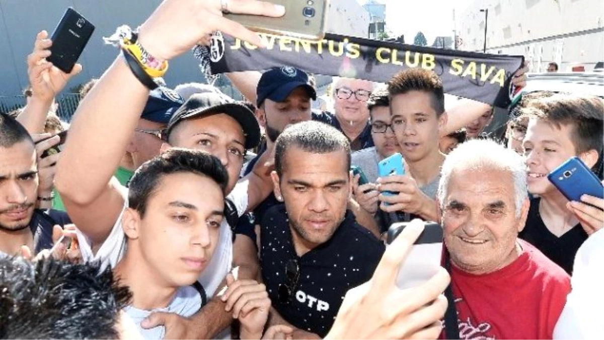 Dani Alves Juventus\'la İmzalıyor