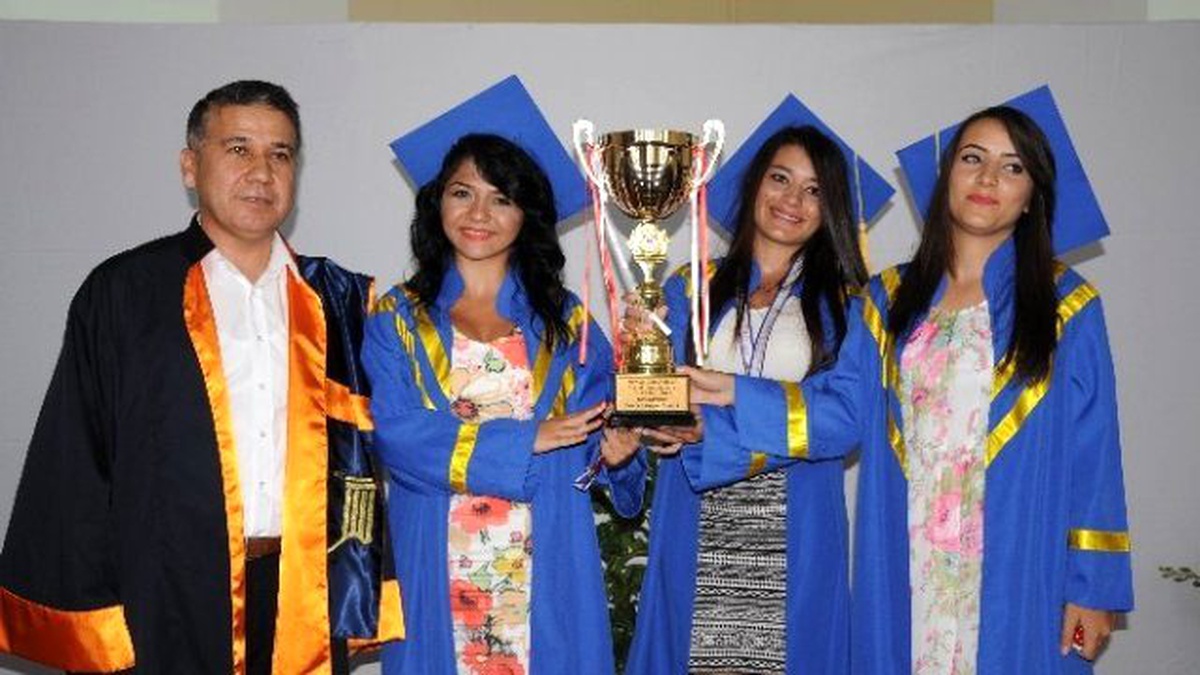 Erdemli Utiyo\'da 7. Mezuniyet Sevinci