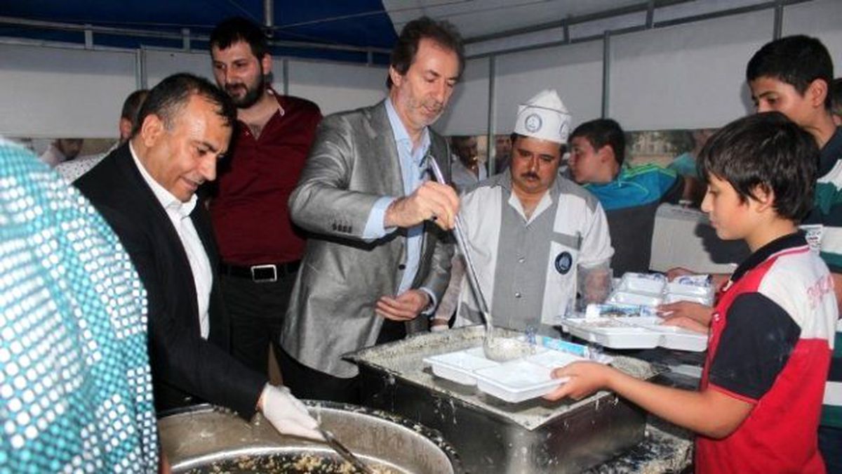 Müsiad\'dan Tarihi Konaklarda 3 Bin Kişiye İftar