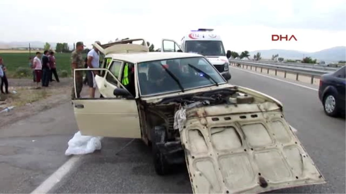 Sandıklı\'da Trafik Kazası: 1 Ölü, 4 Yaralı