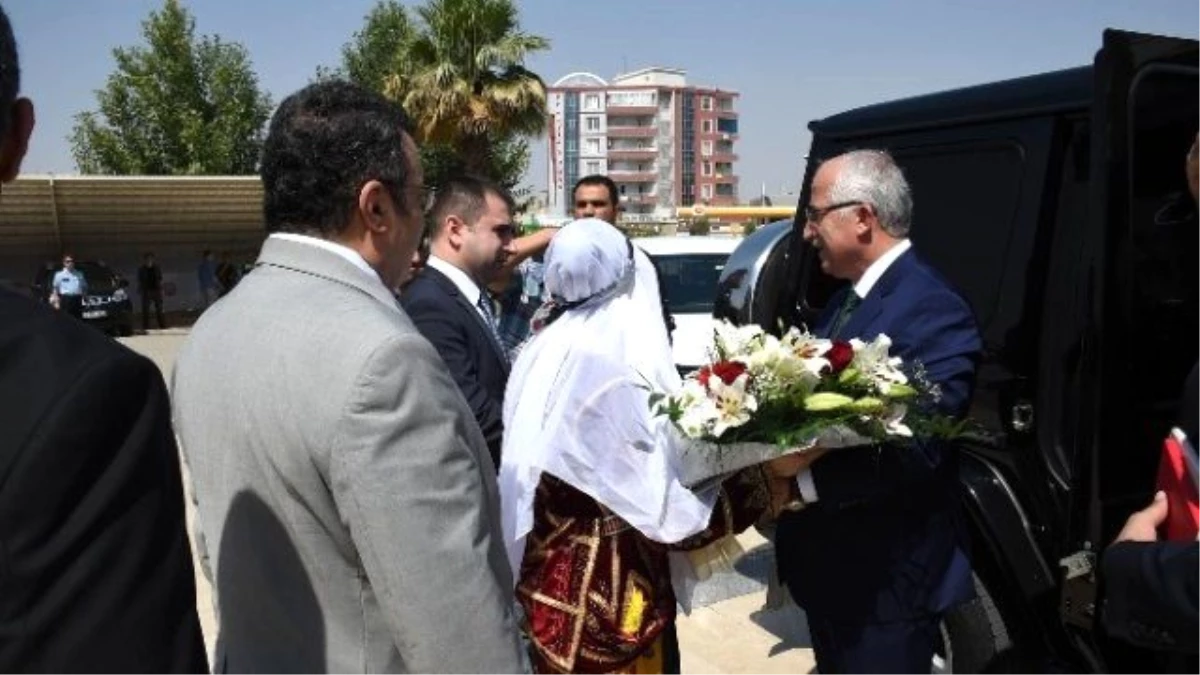 Şanlıurfa Valisi Görevine Başladı