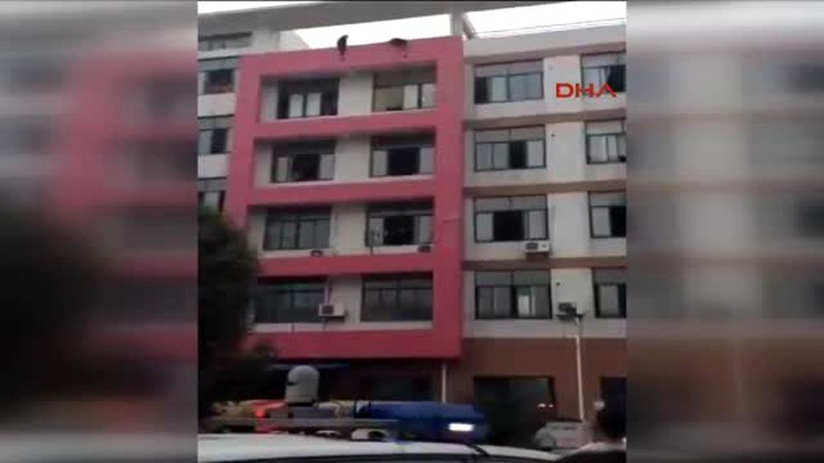 Sınavda Başarısız Olan Öğrenciler, Aile Korkusu Yüzünden Ölüme Atladı