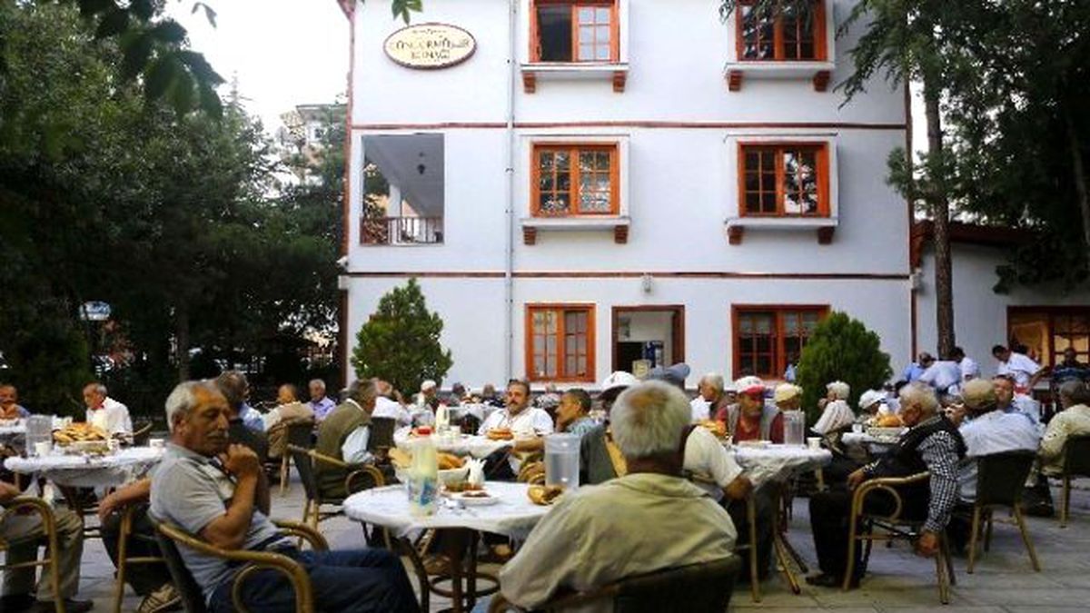 Sincanlı Güngörmüşler İftar Sofrasında Buluştu