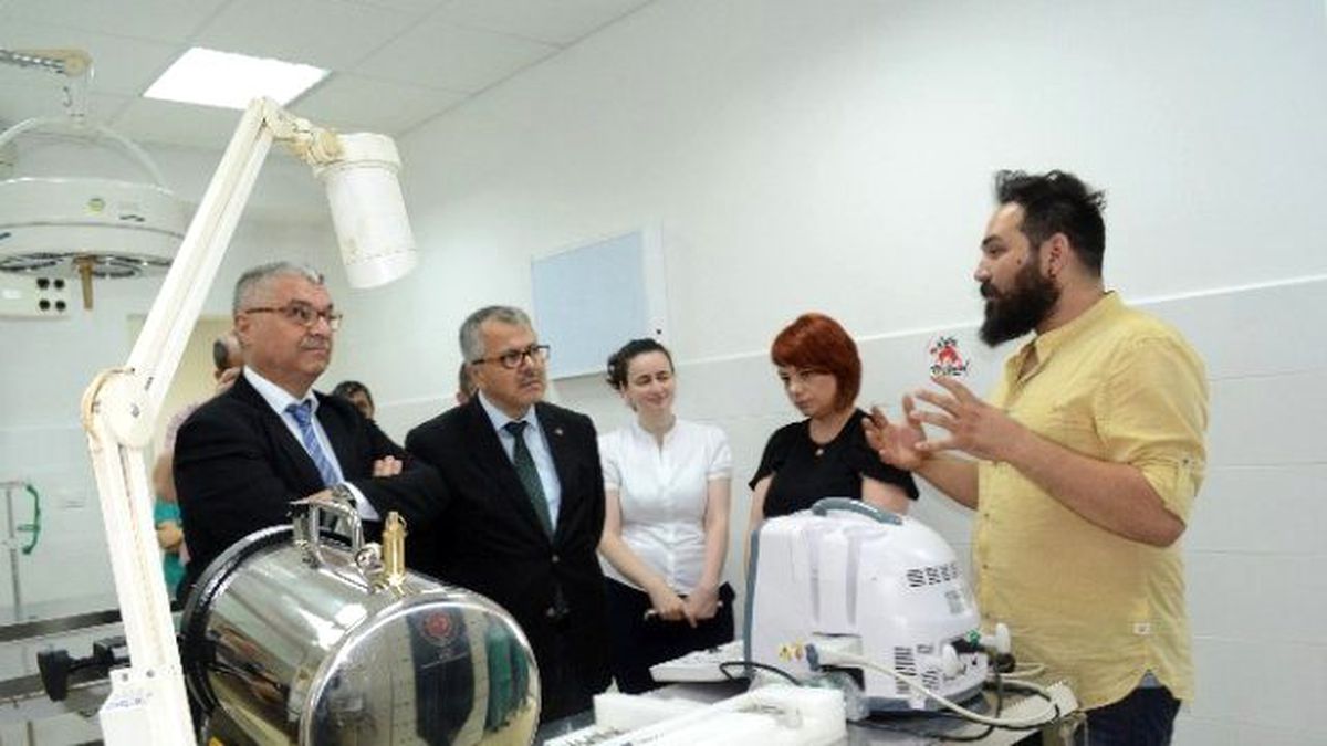 Tika\'dan Tiran\'daki Veteriner Kliniğine Ekipman Desteği