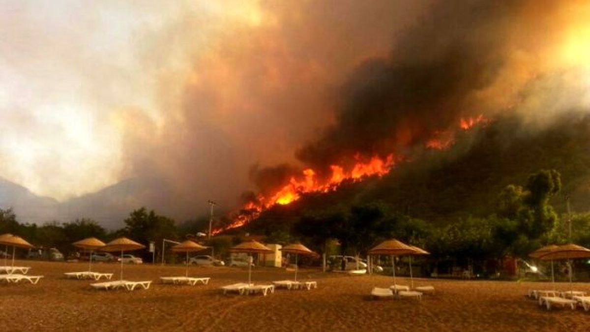 Turizm Cenneti Adrasan'daki Yangın Kontrol Altına Alındı