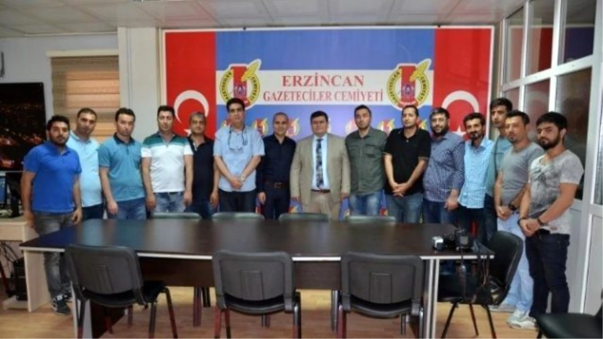 Vali Arslantaş Erzincan Gazeteciler Cemiyetini Ziyaret Etti