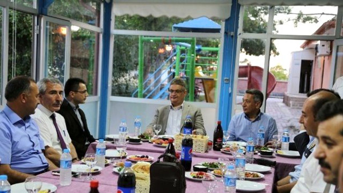 Vali Aykut Pekmez, İl Genel Meclis Üyeleriyle İftarda Buluştu