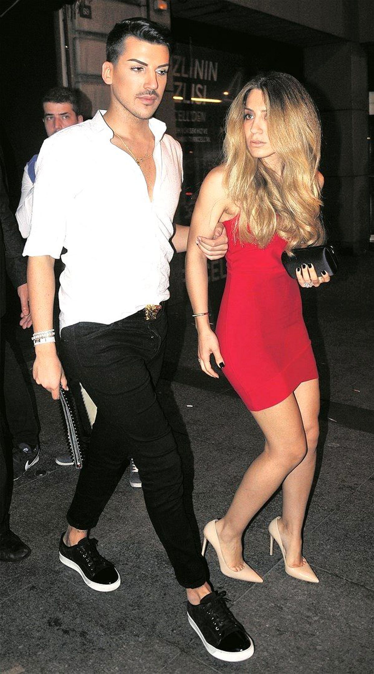 Vatandaşlar, Yağmur Sarıoğlu'nu Polise Şikayet Etti