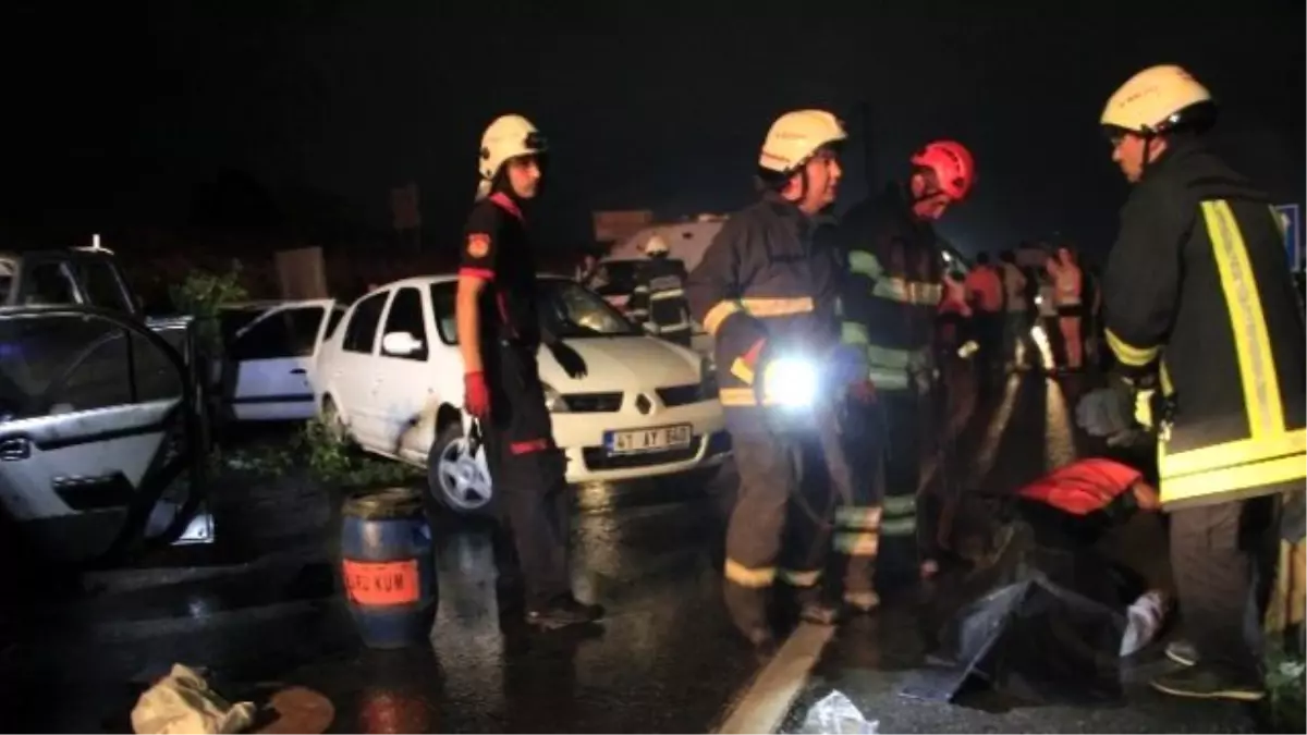 Zincirleme Kazalar Peş Peşe Geldi: 2 Ölü, 13 Yaralı