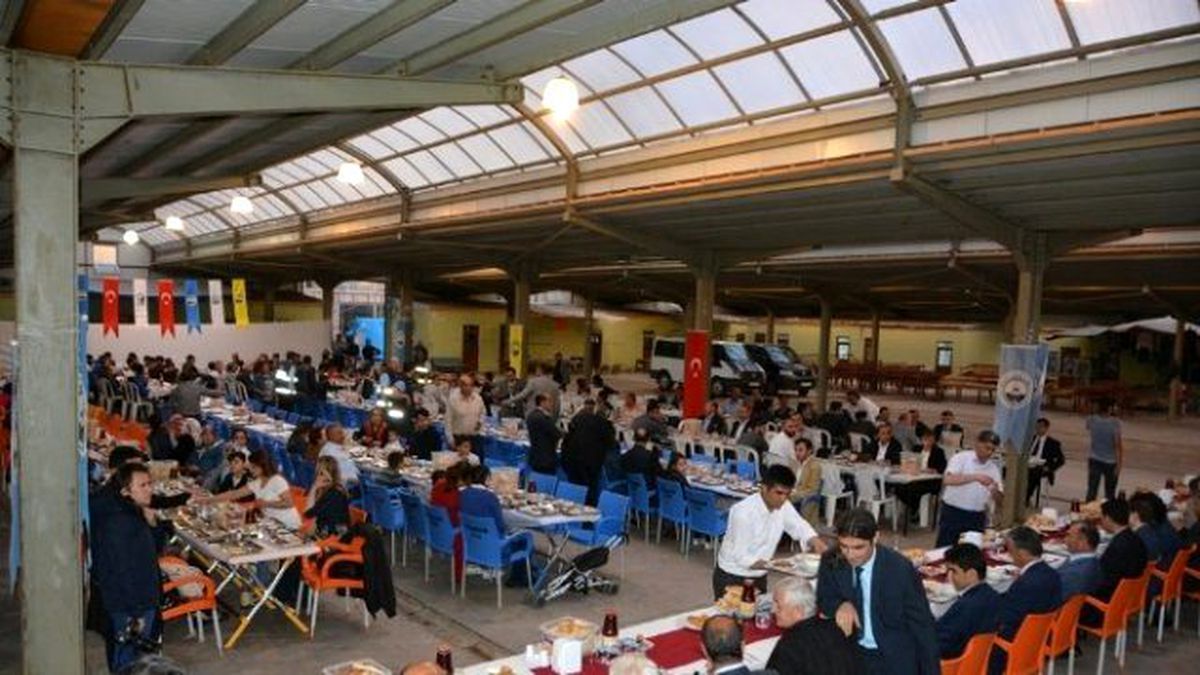 Ardahan Belediyesinden İftar Yemeği