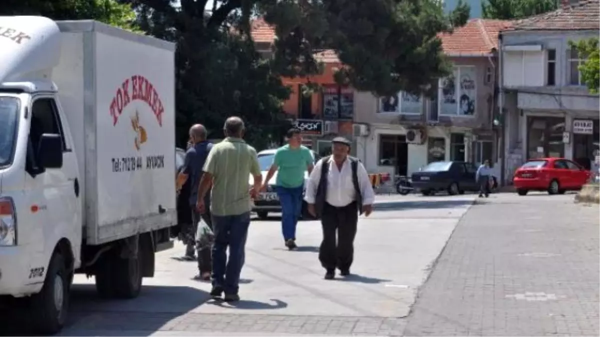 Ayvacık Beşik Gibi Sallanıyor (2)