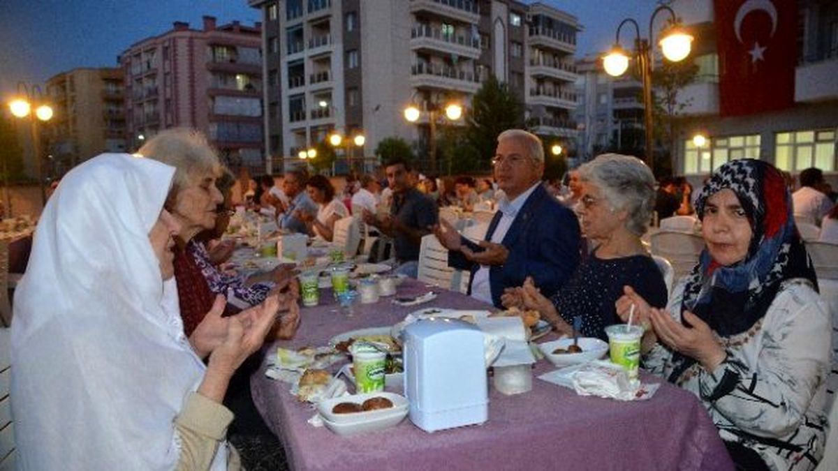 Başkan Görmez\'e Huzurevi Teşekkürü