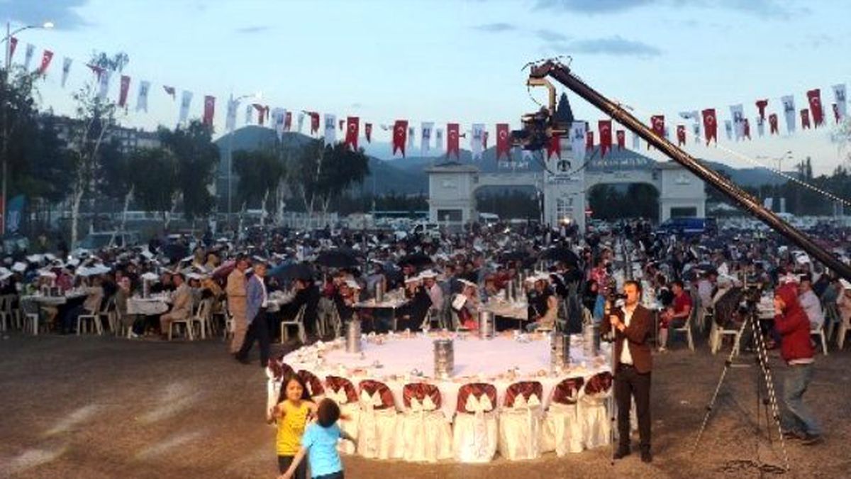 Başkan Sekmen Personeliyle İftarda Buluştu