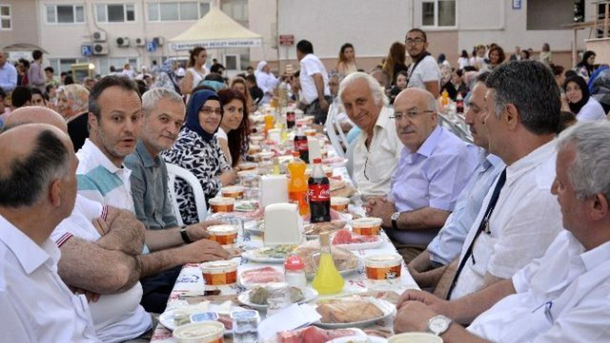 Bayrampaşa\'da Bereket Sofrası