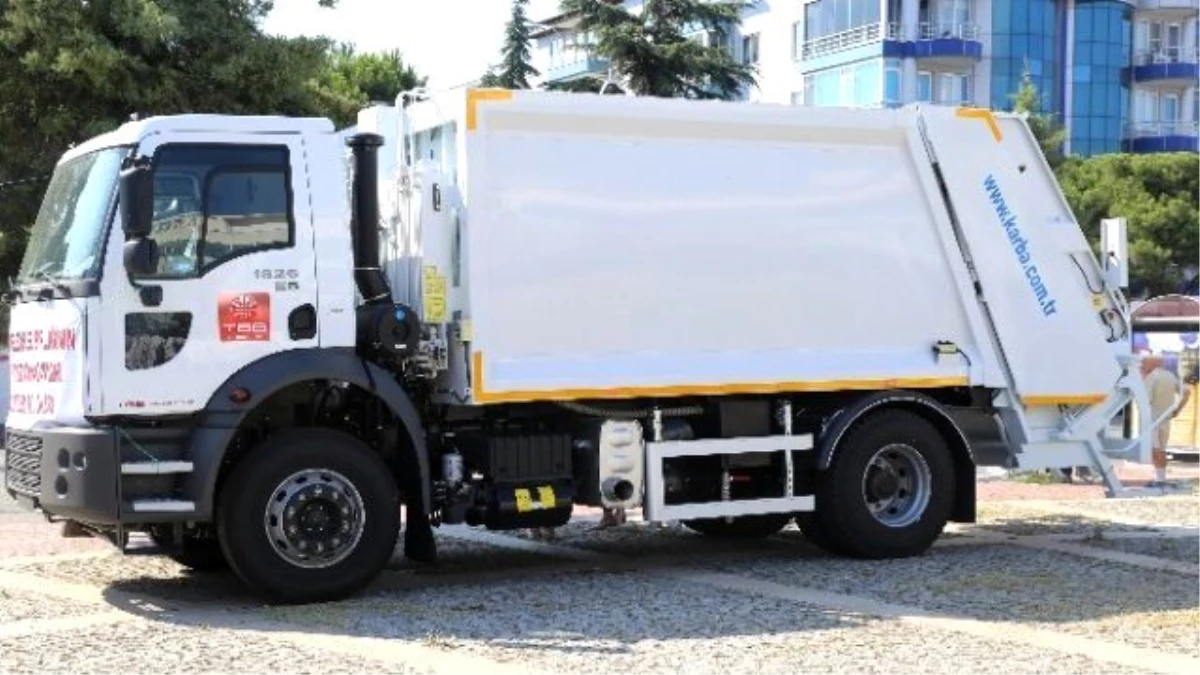Belediye Araç Filosuna Yeni Bir Çöp Kamyonu Daha Eklendi