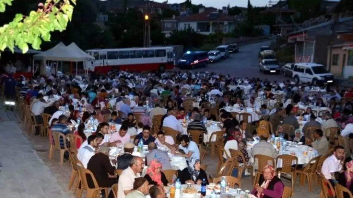 Bünyan Belediyesi İftar Sofrası Karakaya\'da Kuruldu