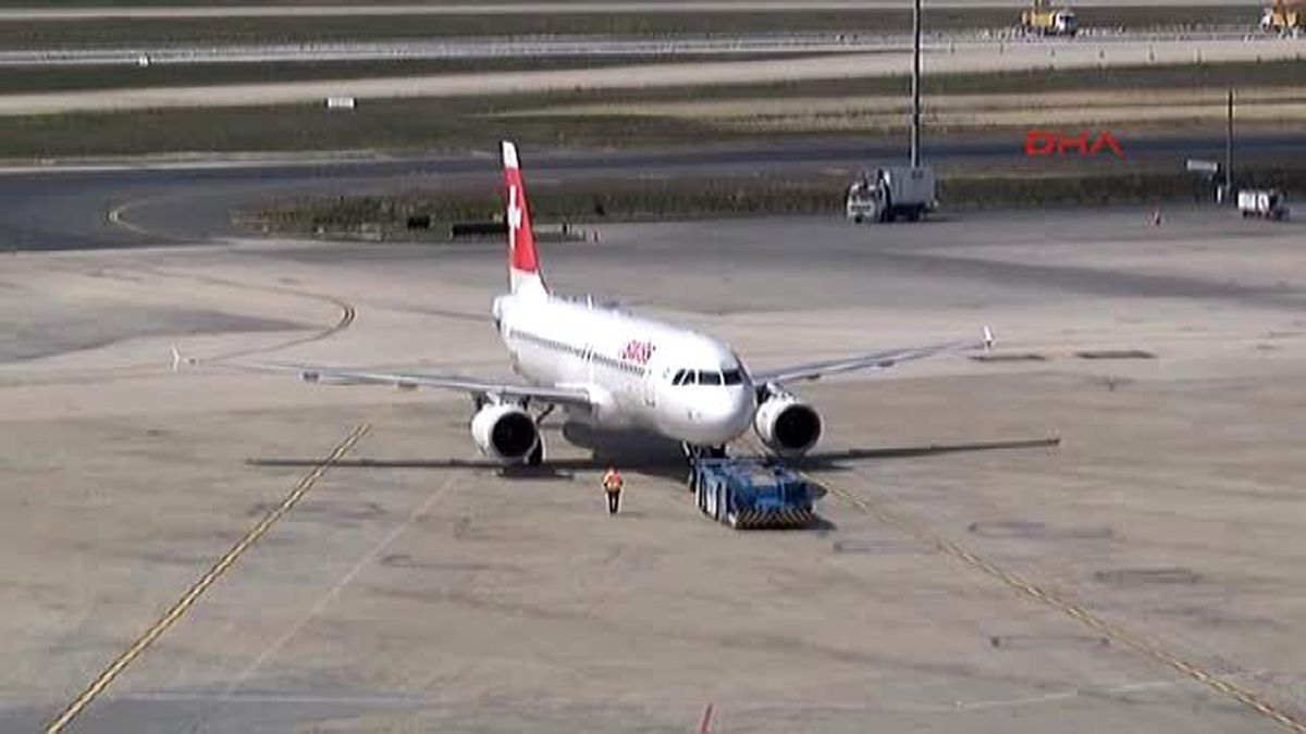 Cb Bulutları Atatürk Havalimanı\'nda Etkili Oldu