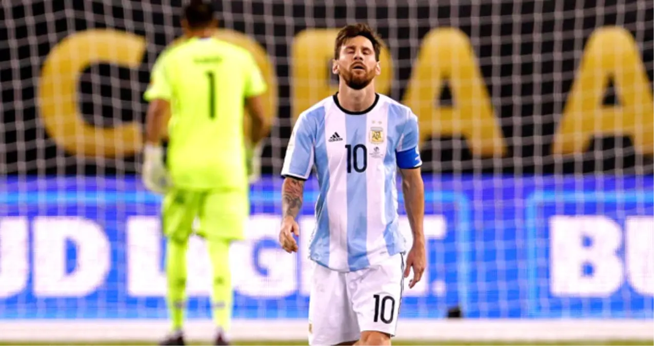 Diego Maradona, Messi\'nin Milli Takıma Dönmesi Gerektiğini Söyledi