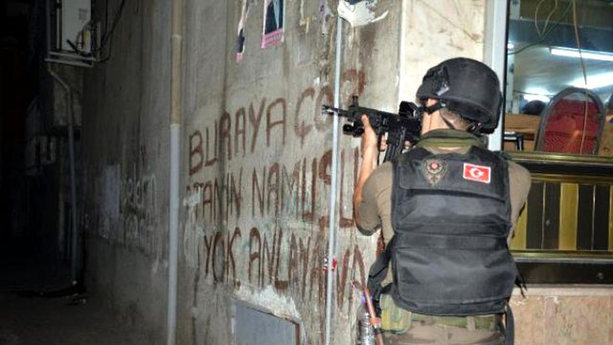 Diyarbakır Bağlar\'da 700 Polisle Asayiş Uygulaması