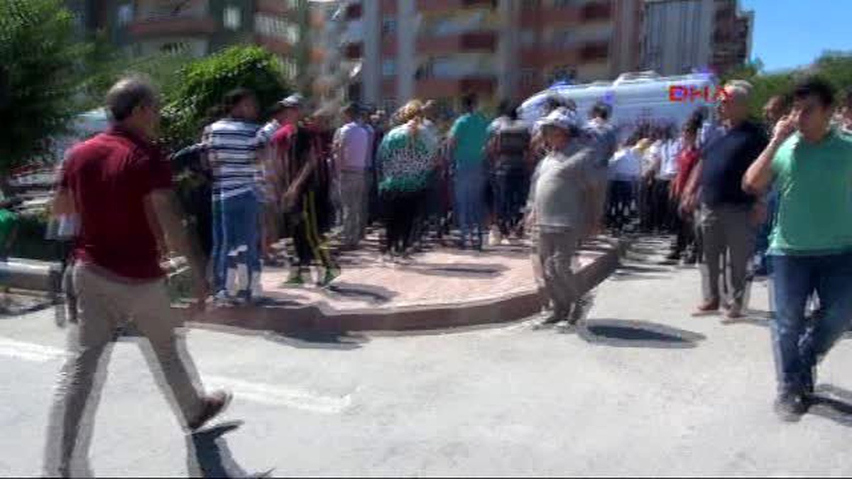 Elazığ\'da İki Otomobil Çarpıştı 4 Yaralı